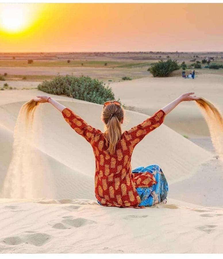 Golden Sandstone Hotel Desert Safari Camp Jaisalmer Ngoại thất bức ảnh