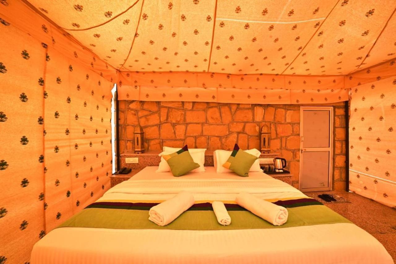 Golden Sandstone Hotel Desert Safari Camp Jaisalmer Ngoại thất bức ảnh